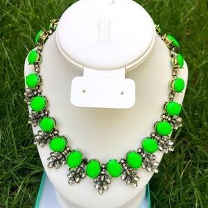 0-2. RHINESTONE gemstone necklace with closures on the back